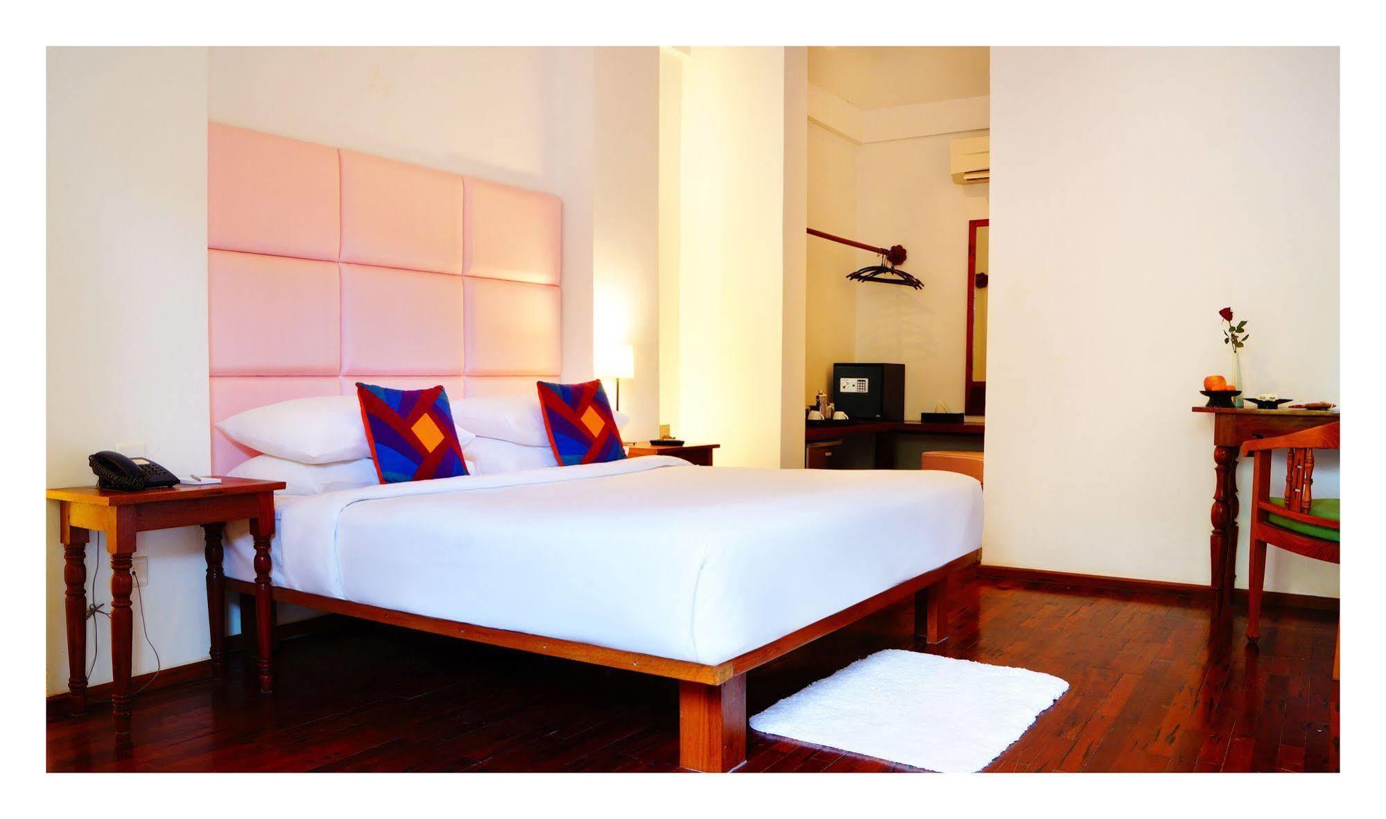 Oasis Hotel Nyaung-U 외부 사진