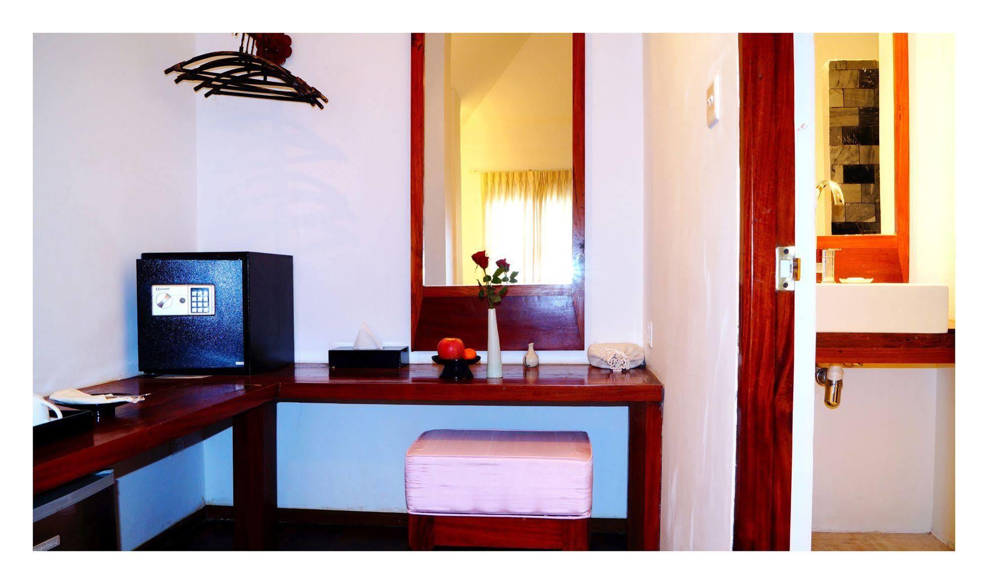 Oasis Hotel Nyaung-U 외부 사진